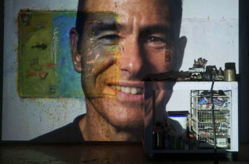 LUX* South Ari Atoll presents Artist in Residence programme with Gregory Burns