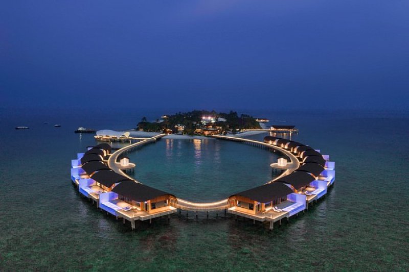 Westin Maldives Miriandhoo Resort